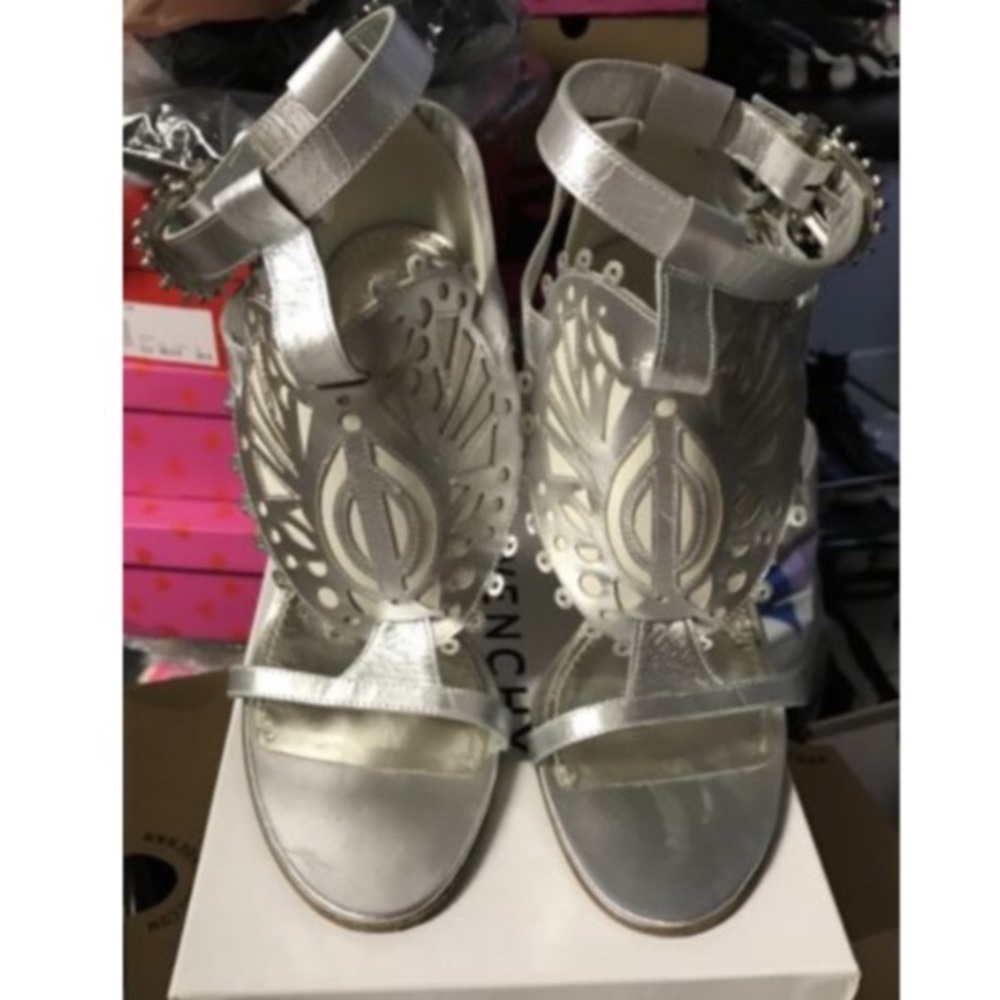 Givenchy Silver 💕 Sandals Shoes Retails $570 - Picture 5 of 6